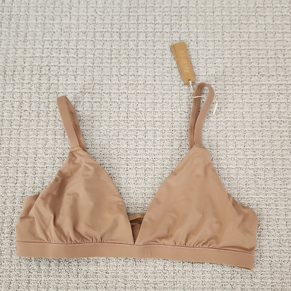 SKIMS Everyday Wireless Triangle Bralette